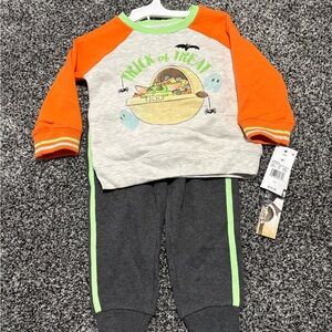 NWT Star Wars Orange and Gray Trick or Treat Outfit with baby yoda size 2t
